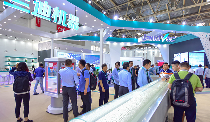 Review of Exciting Moments of LandGlass at China Glass